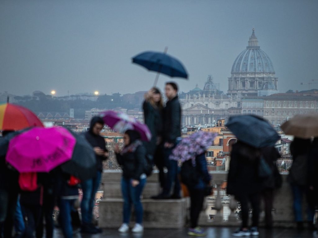 What Can I Do On A Rainy Day In Rome Jw Rome Tours